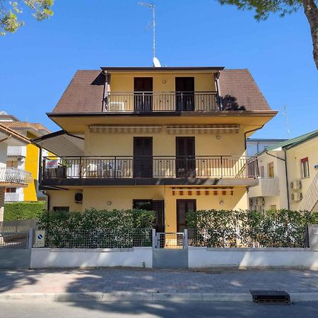 Apartments In Lignano Sabbiadoro 39726 Bagian luar foto