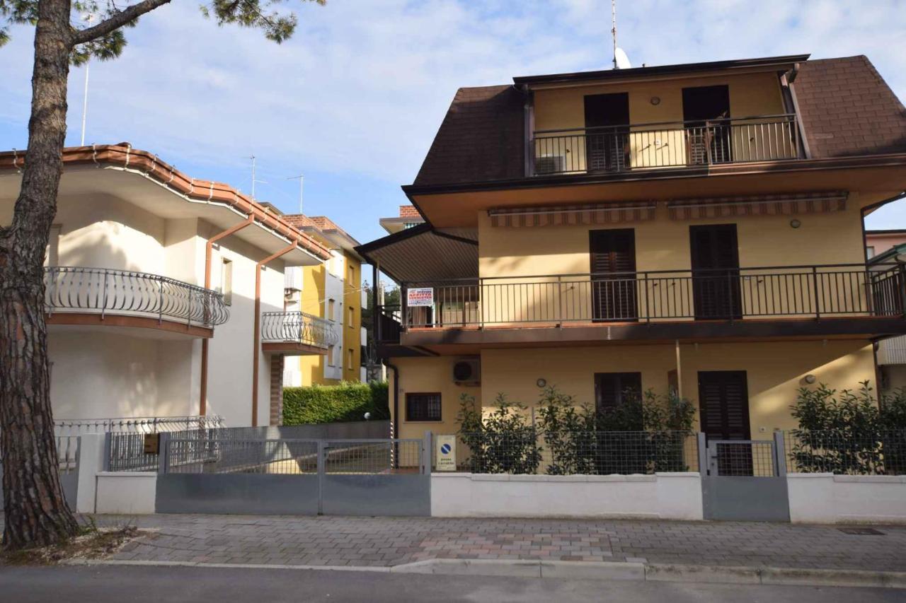Apartments In Lignano Sabbiadoro 39726 Bagian luar foto