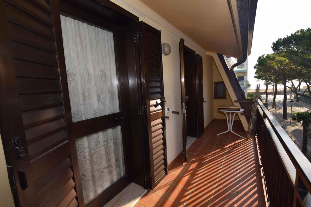 Apartments In Lignano Sabbiadoro 39726 Bagian luar foto