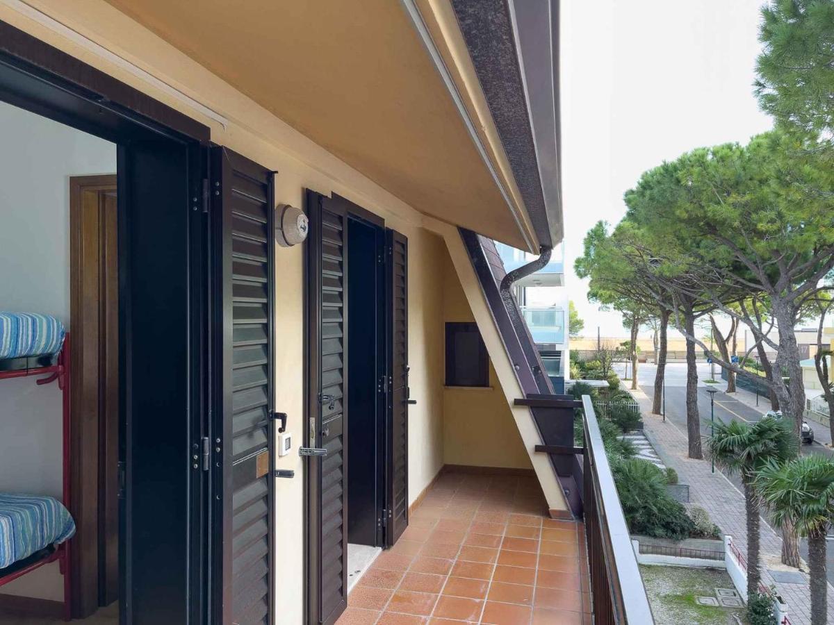 Apartments In Lignano Sabbiadoro 39726 Bagian luar foto